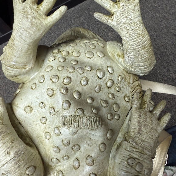 Windy willow latex toad frog purse - Picture 8 of 8